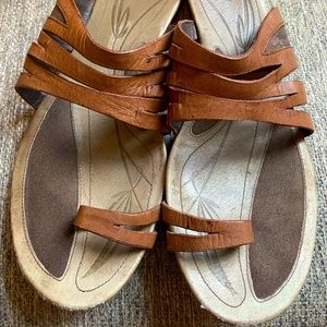 PATAGONIA Women's brown Leather Bandha Slice Slide